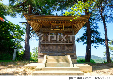 Scenery of Kasugayama Castle Ruins: Bishamondo Scenery of Kasugayama Castle Ruins: Bishamondo 69221247