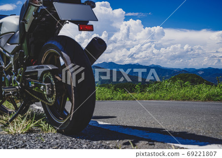 Bike touring Cumulonimbus in the summer pass mountain range d-3 mat feeling Bike touring Cumulonimbus in the summer pass mountain range d-3 mat feeling 69221807