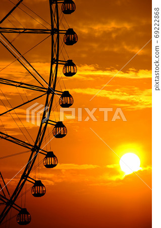 葛西臨海公園夕陽下的摩天輪 69222868