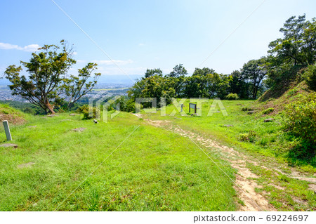 Scenery of Kasugayama Castle Ruins: Sannomaru Scenery of Kasugayama Castle Ruins: Sannomaru 69224697
