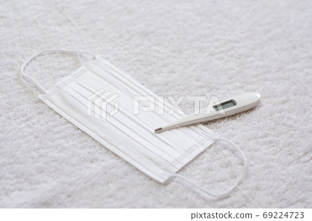 Thermometer and mask Thermometry Infection prevention New coronavirus Thermometer and mask Thermometry Infection prevention New coronavirus 69224723