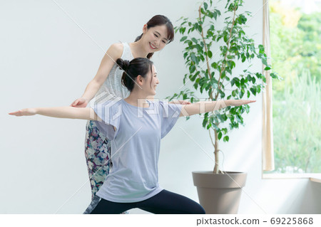 Woman doing yoga Yoga instructor 69225868