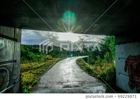 bright sun 69229871