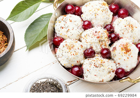 Czech dumplings or knedliky Czech dumplings or knedliky 69229984