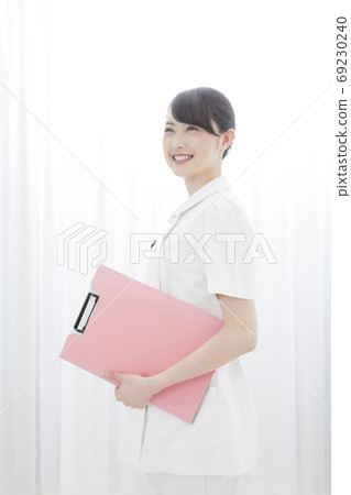 微笑的護士 微笑的護士 69230240