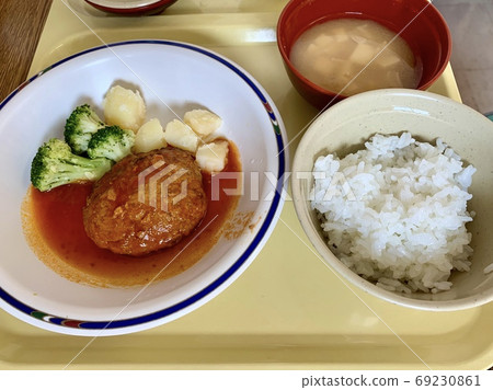漢堡飯 69230861