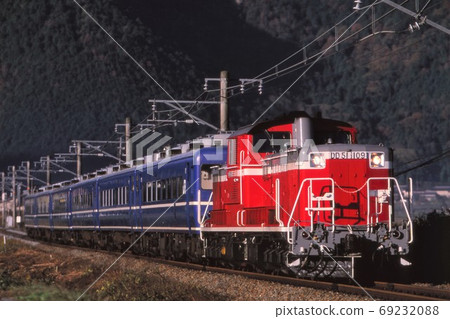 JR西日本DD51 + 12系列福知山馬拉松 JR西日本DD51 + 12系列福知山馬拉松 69232088