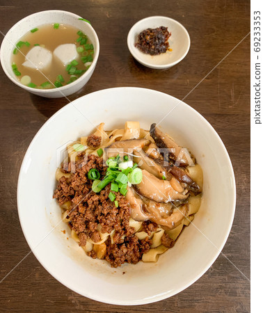 Dry Chili Bainman or Dry Chili Pan Mee Dry Chili Bainman or Dry Chili Pan Mee 69233353