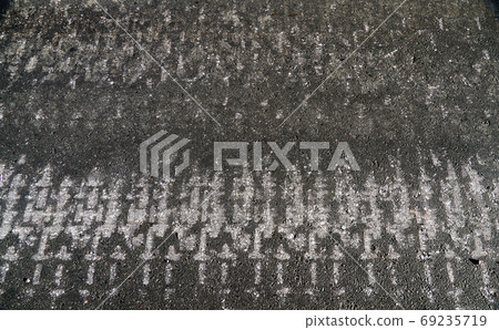 track print from tracked vehicles on asphalt 69235719