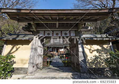 冬天的京都大原,Jakoin的山門 冬天的京都大原,Jakoin的山門 69235883
