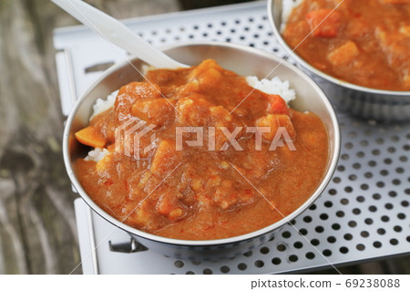 Curry and rice  69238088