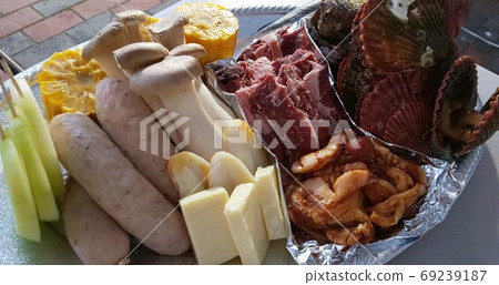 Barbecue ingredients 69239187
