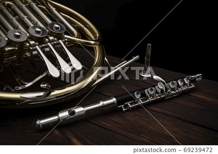 Flute horn deals