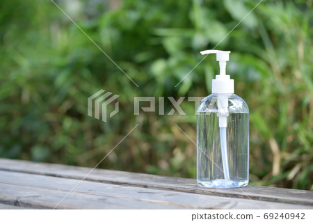 Alcohol disinfectant essential for new corona measures Alcohol disinfectant essential for new corona measures 69240942