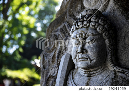 目黑不動生的Takisenji寺中的Fudo Myo雕像[神社的圖像] 69241969