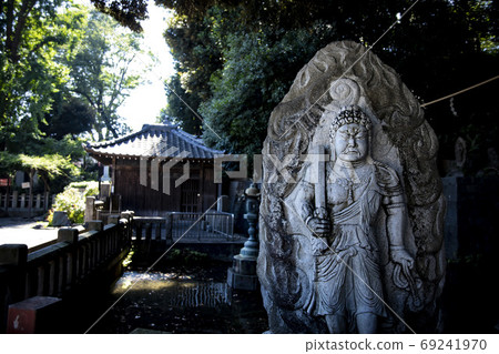 Statue of Fudo Myo in Takisenji Temple, Meguro Fudoson [Image of the shrine] 69241970