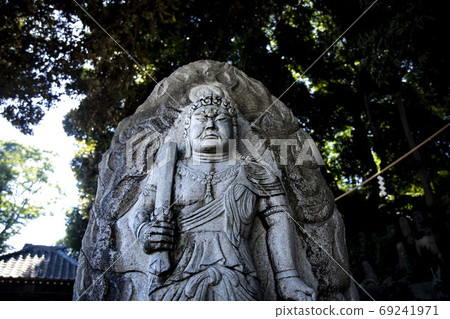 Statue of Fudo Myo in Takisenji Temple, Meguro Fudoson [Image of the shrine] 69241971