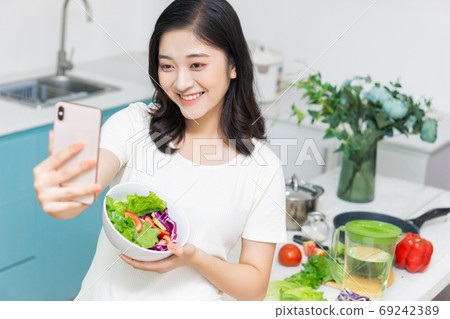 Woman eat clean Woman eat clean 69242389