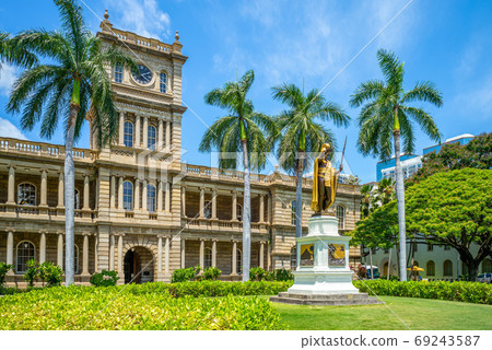 Kamehameha statues and State Supreme Court, hawaii 69243587