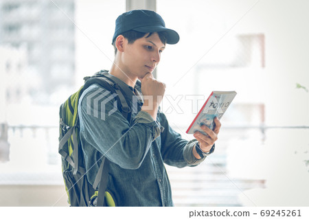 男性肖像 69245261