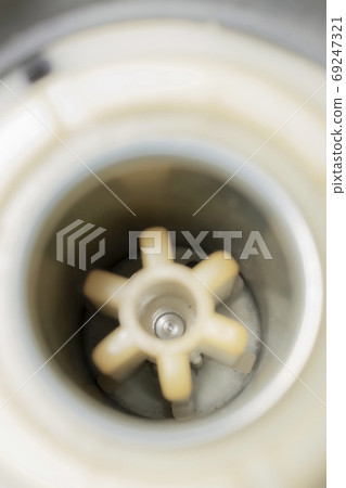 Carburetor vacuum piston overhaul Carburetor vacuum piston overhaul 69247321
