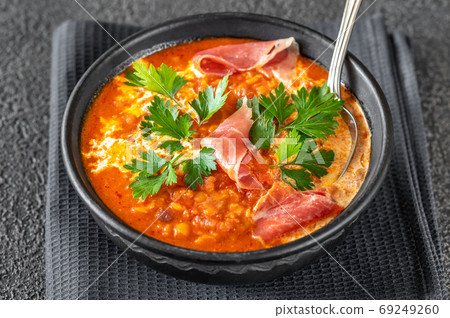 Bowl of lentil soup Bowl of lentil soup 69249260