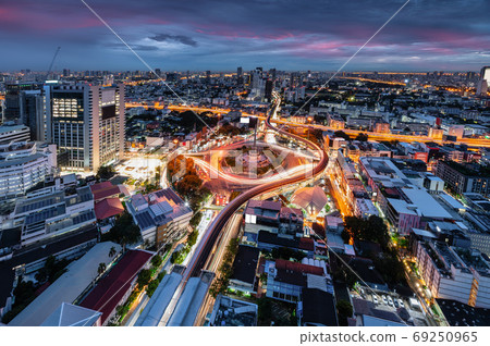 Cityscape of Victory Monument with car traffic on roundabout roa Cityscape of Victory Monument with car traffic on roundabout roa 69250965
