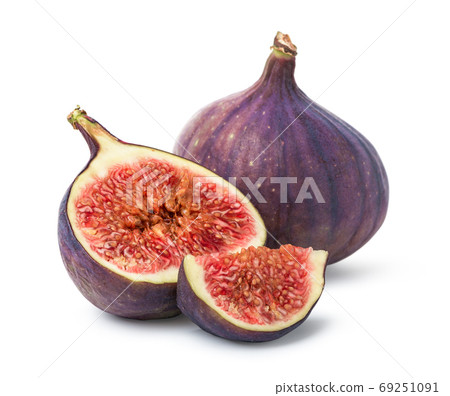 Sweet ripe figs 69251091