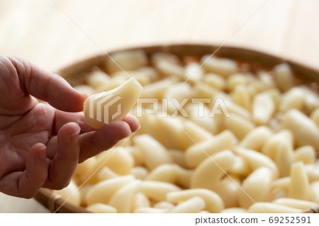 Lucky camel (June) Woman in hand Lucky camel (June) Woman in hand 69252591