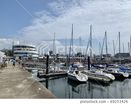 蘇馬游艇港和巡洋艦停泊 蘇馬游艇港和巡洋艦停泊 69253426
