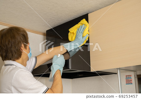 Range hood cleaning Range hood cleaning 69253457