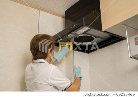 Range hood cleaning 69253469
