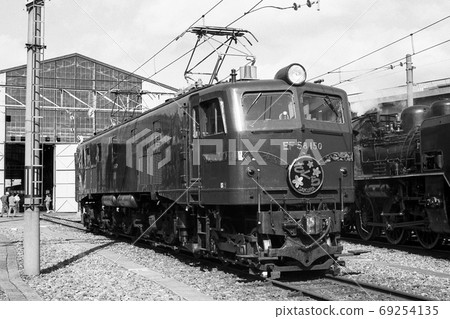 Railroad EF58 Gohachi 150 Igomaru JNR JR Brown Sakura Sakura Small 69254135