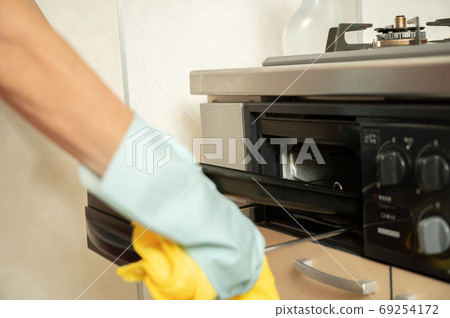 Gas stove grilled fish grill cleaning Gas stove grilled fish grill cleaning 69254172