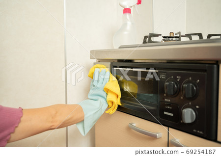 Gas stove grilled fish grill cleaning Gas stove grilled fish grill cleaning 69254187