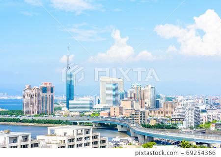 Summer image of Fukuoka Tower and Hyakudo area 69254366