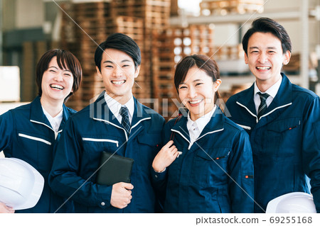 多名工人 多名工人 69255168