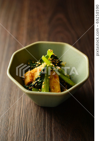 Dipping of Komatsuna Dipping of Komatsuna 69258590