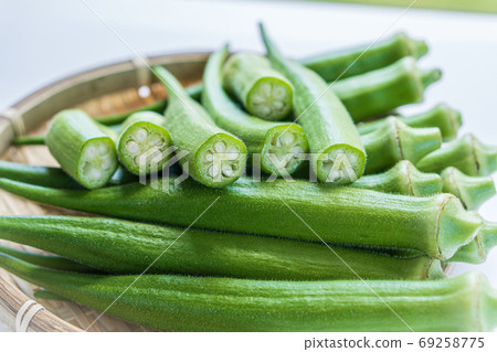 Round okra of summer vegetables Round okra of summer vegetables 69258775