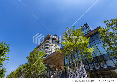 Tachikawa Green Springs entrance 69262576