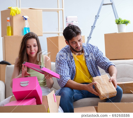 Family preparing for christmas after relocation Family preparing for christmas after relocation 69268886