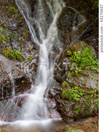 Okutama Shiraiwa Waterfall and a view of the clear stream Beautiful Shiraiwa Waterfall Okutama Shiraiwa Waterfall and a view of the clear stream Beautiful Shiraiwa Waterfall 69270687
