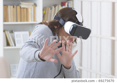 Virtual reality headset Virtual reality headset 69275670