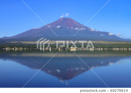 紅富士山中湖的倒富士 69276614
