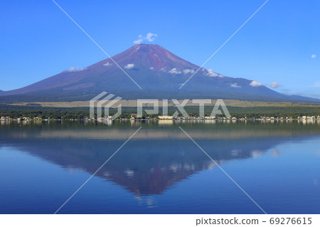 紅富士山中湖的倒富士 69276615