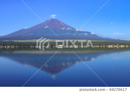 紅富士山中湖的倒富士 69276617