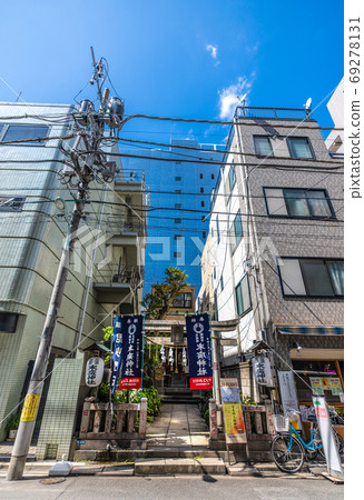 Nihonbashi Ningyocho, Chuo-ku, with a view of Nihonbashi Shichifukujin's Suehiro Shrine (Bisamonten), etc. Nihonbashi Ningyocho, Chuo-ku, with a view of Nihonbashi Shichifukujin's Suehiro Shrine (Bisamonten), etc. 69278131