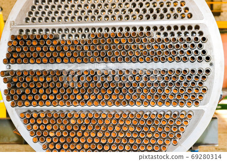 Production of a large tube bundle 69280314