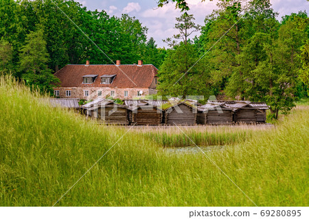 Araisi lake dwelling site 69280895