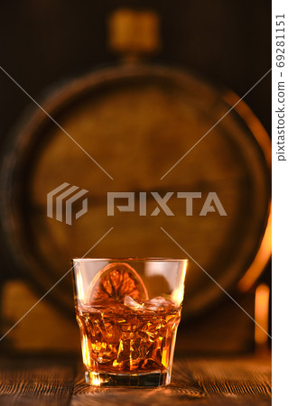 Glass of cocktail old fashioned 69281151